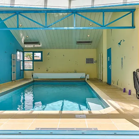 Violette - Piscine *