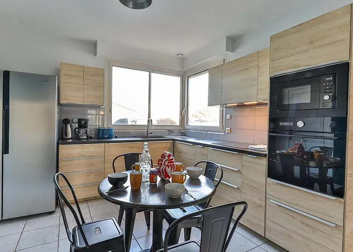 Violette - Piscine بيت للعطل *